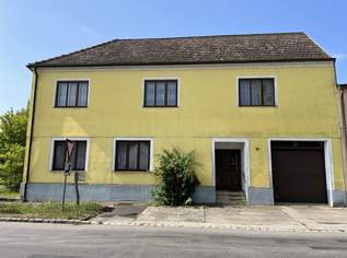 Sehr viel Platz im Haus - insgesamt acht Zimmer freuen sich auf neues Leben, 179000 €, Immobilien-Häuser in 2224 Gemeinde Sulz im Weinviertel