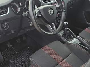 Skoda Octavia Kombi 1,6 TDI Style Kombi Skoda Octavia Kombi 1,6 TDI Style Kombi