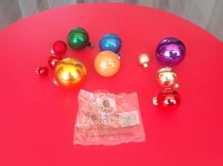 Weihnachts Kugeln in verschiedenen Farben Weihnachts Kugeln in verschiedenen Farben