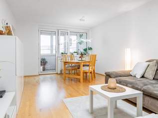 Sehr ansprechende, generalsanierte 3 Zi. - Dachgeschoßwohnung mit Tiefgaragenplatz, 228000 €, Immobilien-Wohnungen in 4050 Traun