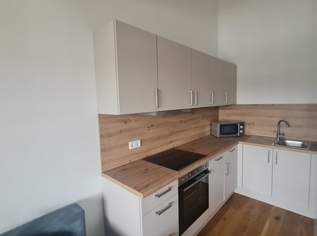 Charmante Dachgeschosswohnung mit Balkon – Ideal für Singles oder Paare!, 750 €, Immobilien-Wohnungen in 5280 Braunau am Inn