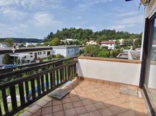 DB IMMOBILIEN | Sanierungsbedürftige 4-Zimmer-Wohnung mit südseitiger Terrasse und traumhaften Ausblick!, 229000 €, Immobilien-Wohnungen in 9020 