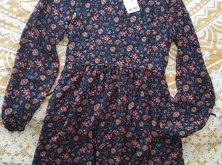 Kleid mit Chiffonärmel