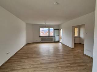 Sanierte, unbefristete Mietwohnung mit Loggia im Zentrum von Neunkirchen!, 1200 €, Immobilien-Wohnungen in 2620 Gemeinde Neunkirchen