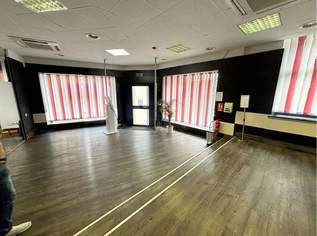 Geschäftslokal Klimatisiert! Branchenfrei, 3087.53 €, Immobilien-Gewerbeobjekte in 1170 Hernals