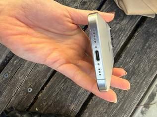 iPhone 15 Pro Titan mit 256GB zu verkaufen