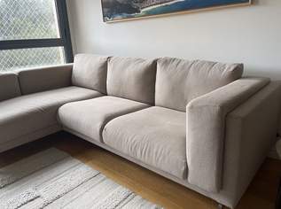 Beigefarbenes Chaiselongue-Sofa