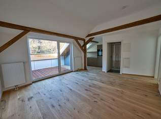 Exklusive 2-Zimmer-Dachgeschosswohnung in Kufstein - Hell & Zentral!, 1050 €, Immobilien-Wohnungen in 6330 Stadt Kufstein