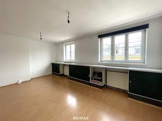 Sanierungsbedürftige DG-Wohnung bei der Währinger Straße/Volksoper, 295000 €, Immobilien-Wohnungen in 1180 Währing