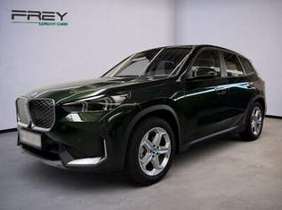 iX1 20 eDrive | SANREMO GREEN METALLIC, 33900 €, Auto & Fahrrad-Autos in 1030 Landstraße iX1 20 eDrive | SANREMO GREEN METALLIC, 33900 €, Auto & Fahrrad-Autos in 1030 Landstraße