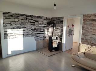 Eine schöne 4 - Zimmer Mietwohnung mit Gemeinschaftsgarten ca. 1500m², 563.61 €, Immobilien-Wohnungen in 2275 Bernhardsthal