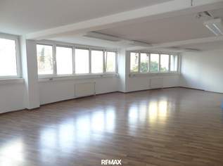 Verkehrsgünstig gelegene und barrierefrei erreichbare Bürofläche gelangt in Innsbruck zur Neuvermietung, 0 €, Immobilien-Gewerbeobjekte in Tirol