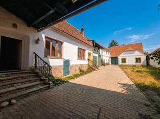 Großzügig wohnen – vielseitig nutzen -- großzügige Hofanlage mit zahlreichen Nebengebäuden und Garten in Pulkau, 239000 €, Immobilien-Häuser in 3741 Pulkau Großzügig wohnen – vielseitig nutzen -- großzügige Hofanlage mit zahlreichen Nebengebäuden und Garten in Pulkau, 239000 €, Immobilien-Häuser in 3741 Pulkau
