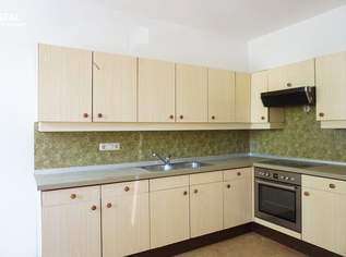 Renovierungsbedürftige 1-Zimmer-Wohnung mit Loggia Nähe LKH, 176000 €, Immobilien-Wohnungen in 5020 Salzburg
