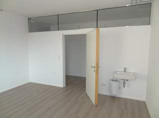 Nur für Ärzte: Zu sanierende und noch frei gestaltbare Praxisfläche in sehr guter Frequenzlage zu mieten, null €, Immobilien-Gewerbeobjekte in Tirol