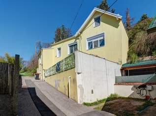 Charmantes Einfamilienhaus mit Dachterrasse & Blick auf die Weinreben in ruhiger Lage von Stillfried, 219000 €, Immobilien-Häuser in 2262 Stillfried