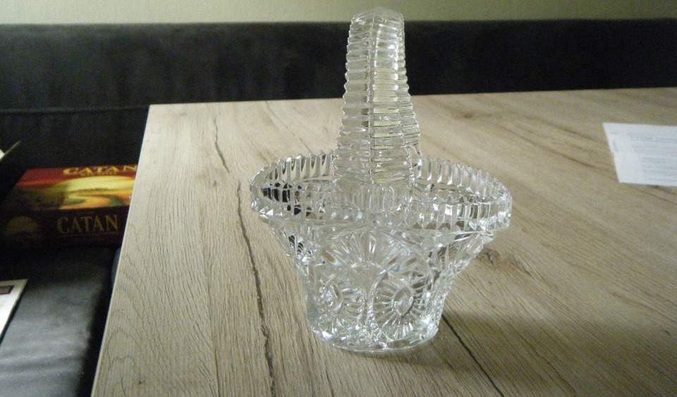 Körbchen aus Kristall-Glas