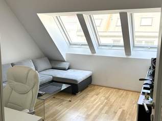 Webgasse: Schickes DG-Apartment Nähe MaHü - Auf Wunsch mit Möbel - AB MAI!!, 999 €, Immobilien-Wohnungen in 1060 Mariahilf