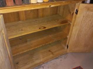 2 Kommoden: Kiefer oder Fichte aus hist. Landhaus