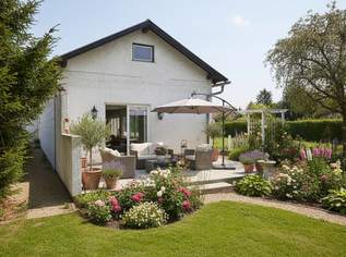 Bad Vöslau! Sanierungsbedürftiger entkernter Bungalow zum Kauf mit großem Garten!, 399000 €, Immobilien-Häuser in 2540 Bad Vöslau