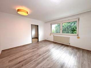 Charmante 1-Zimmer-Wohnung mit separater Küche und Blick auf den grünen Innenhof in Hollabrunn, 88000 €, Immobilien-Wohnungen in 2020 Hollabrunn