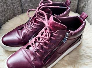 Sneaker Calvin Klein , 28 €, Kleidung & Schmuck-Damenkleidung in 4810 Gmunden