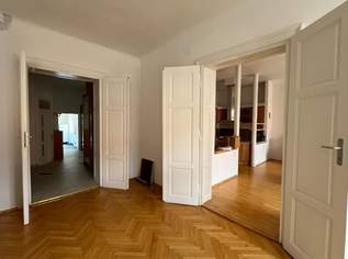 Schöne, großzügige Altbauwohnung, zentral und doch sehr ruhig! 143 m², 1390 €, Immobilien-Wohnungen in 8010 