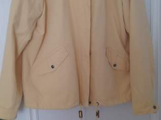 Frühjahrsjacke Gr.44 mit Kapuze gelb, 20 €, Kleidung & Schmuck-Damenkleidung in 1220 Donaustadt Frühjahrsjacke Gr.44 mit Kapuze gelb, 20 €, Kleidung & Schmuck-Damenkleidung in 1220 Donaustadt