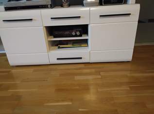 Kleiner Niederschrank