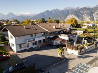 Liegenschaft mit Wohnungen- und Gewerbeeinheiten, 0 €, Immobilien-Gewerbeobjekte in 6094 Gemeinde Axams