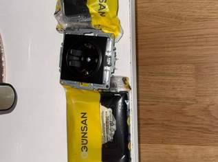 Doppel schwarze Steckdosen mit Abdeckleiste NEU Doppel schwarze Steckdosen mit Abdeckleiste NEU