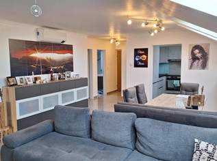 „Traumhaftes Dachgeschoss-Highlight in Gralla!“ 4 Zimmer Garage und mehr..., 189000 €, Immobilien-Wohnungen in 8431 Gralla