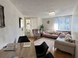 Götzis - Helle Eigentumswohnung im obersten von drei Stockwerken, 3 Zimmer, Loggia mit Glasfront zum Öffnen oder Schließen, 77 m2 + 9 m2 Loggia, Gesamt 86 m2, inkl. 1 TG und 1 Kellerabteil., 335000 €, Immobilien-Wohnungen in 6840 Götzis Götzis - Helle Eigentumswohnung im obersten von drei Stockwerken, 3 Zimmer, Loggia mit Glasfront zum Öffnen oder Schließen, 77 m2 + 9 m2 Loggia, Gesamt 86 m2, inkl. 1 TG und 1 Kellerabteil., 335000 €, Immobilien-Wohnungen in 6840 Götzis