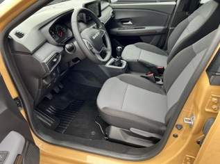 Sandero Stepway Extreme Schiebedach+SHZ+LED T..., 23157 €, Auto & Fahrrad-Autos in 6844 Gemeinde Altach