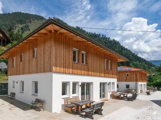 Etabliertes Ferienhaus-Ensemble am Millstätter See. Zwei moderne Häuser mit bestehender Vermietung. Investment., 1548000 €, Immobilien-Häuser in 9873 Döbriach