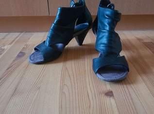 Absatzschuhe Damen, 2 €, Kleidung & Schmuck-Damenkleidung in 4680 Haag am Hausruck