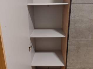 Schrank mit Schiebetüren, 250 €, Marktplatz-Sammlungen & Haushaltsauflösungen in 9072 Ludmannsdorf