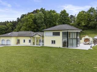 Exklusives Wohnparadies in traumhafter Alleinlage Mit Gästehaus, Halle, Weinkeller & weiteren Highlights – auf ca. 62.000 m² Grundstück, davon 10.000 m² Bauland!, 2490000 €, Immobilien-Häuser in 7532 Litzelsdorf