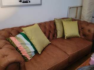 Chesterfield-Sofa + Tisch Chesterfield-Sofa + Tisch