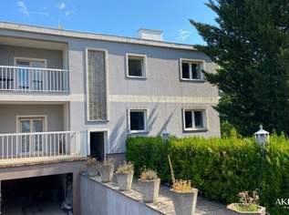 Großzügiges Zweifamilienhaus mit großem Garten und viel Potenzial, 549000 €, Immobilien-Häuser in Niederösterreich Großzügiges Zweifamilienhaus mit großem Garten und viel Potenzial, 549000 €, Immobilien-Häuser in Niederösterreich