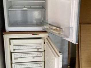 Siemens Kühlschrank und Gefrierschrank - Einbau Geräte, 110 €, Haus, Bau, Garten-Haushaltsgeräte in 2000 Gemeinde Stockerau