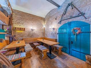 Einzigartige Chance: Voll ausgestattetes Kellerlokal mit Wohnung in bester Lage!, 299000 €, Immobilien-Gewerbeobjekte in 2020 Hollabrunn