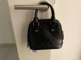 Brooks brothers mini-echtleder Tasche, 50 €, Kleidung & Schmuck-Accessoires, Uhren, Schmuck in 8010 Sankt Leonhard Brooks brothers mini-echtleder Tasche, 50 €, Kleidung & Schmuck-Accessoires, Uhren, Schmuck in 8010 Sankt Leonhard