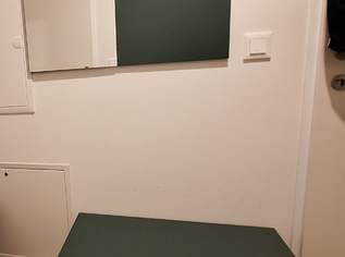 Garderobe inkl. Spiegel und Hutablage / sehr guter Zustand, 40 €, Haus, Bau, Garten-Möbel & Sanitär in 2201 Gemeinde Gerasdorf bei Wien