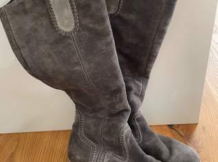 Graue Stiefel, 7 €, Kleidung & Schmuck-Damenkleidung in 4615 Holzhausen