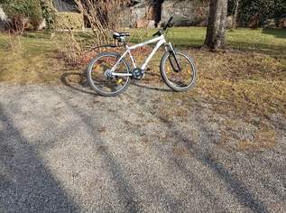 Mountainbike Giant Terrago abzugeben, 120 €, Auto & Fahrrad-Fahrräder in 6911 Lochau