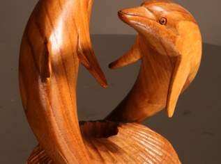 Skulptur aus Holz, Delphine