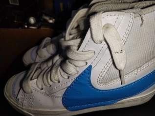 Nike Blazer Mid '77 Vintage Jogging High gr.38,5 und weiß - blau, 50 €, Kleidung & Schmuck-Damenkleidung in 1220 Donaustadt