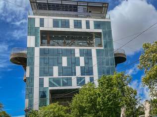 Großzügige Altbauwohnung mit kleinem Balkon in repräsentativen Stilaltbau, 3190 €, Immobilien-Wohnungen in 1060 Mariahilf