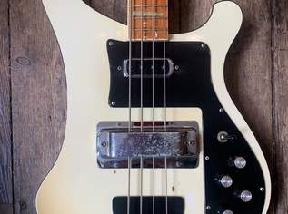 Rickenbacker 4001 Bass in weißer Ausführung , 34 €, Marktplatz-Musik & Musikinstrumente in 1120 Meidling